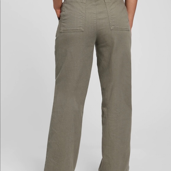 Gap loose fit wide-leg khakis - Picture 2 of 5